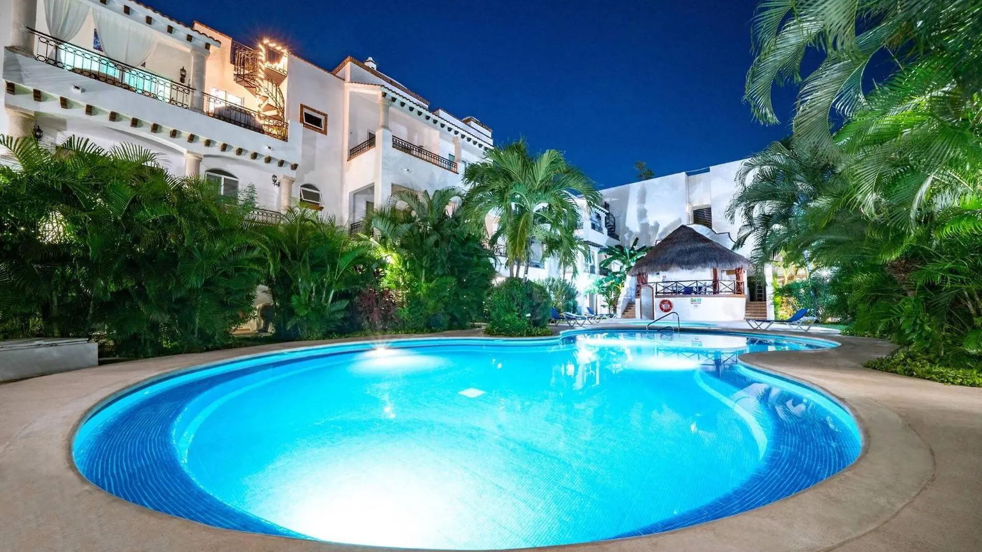 2 Bedroom- Tropical Oasis In The Heart Of Playa Del Carmen - At Gaviotas Tatil Evi