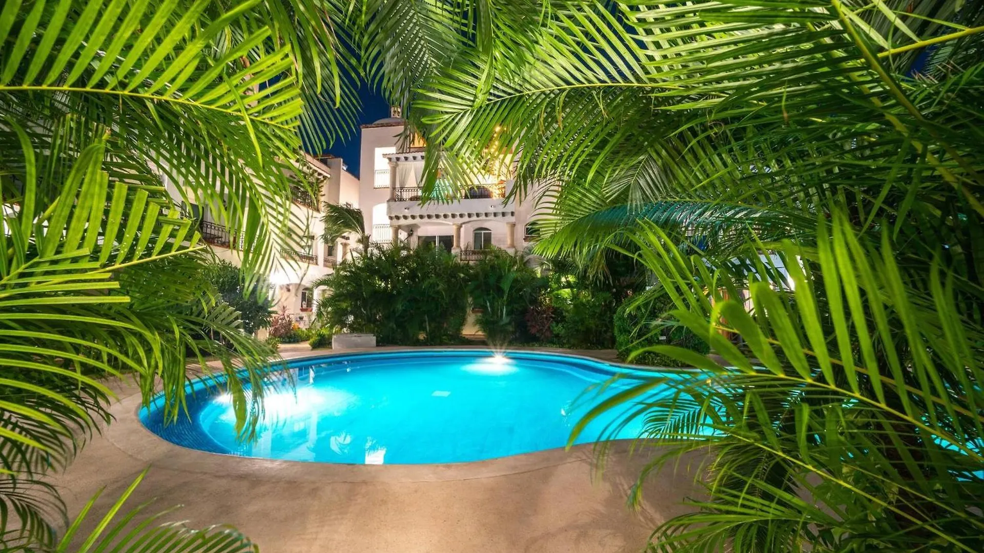 2 Bedroom- Tropical Oasis In The Heart Of Playa Del Carmen - At Gaviotas