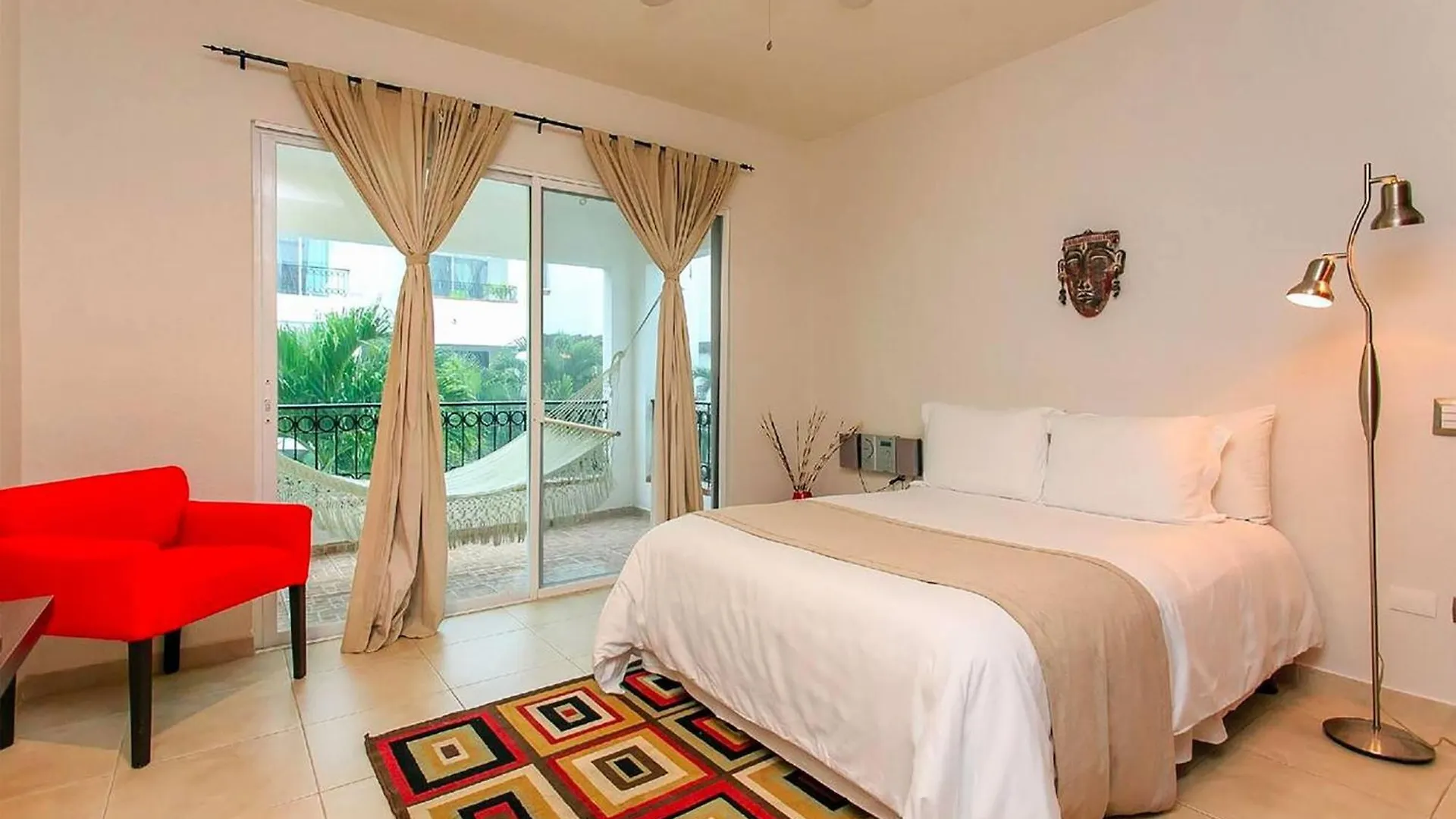 2 Bedroom- Tropical Oasis In The Heart Of Playa Del Carmen - At Gaviotas 0*,  墨西哥
